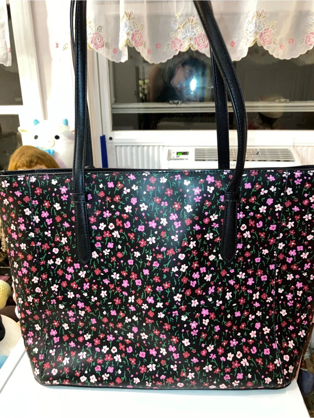 Kate Spade-NEW Tote. 12x15 Black Floral Small Pink & White Flower Tote 3 Pockets